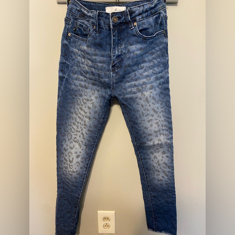 Kancan leap off print cropped Jean